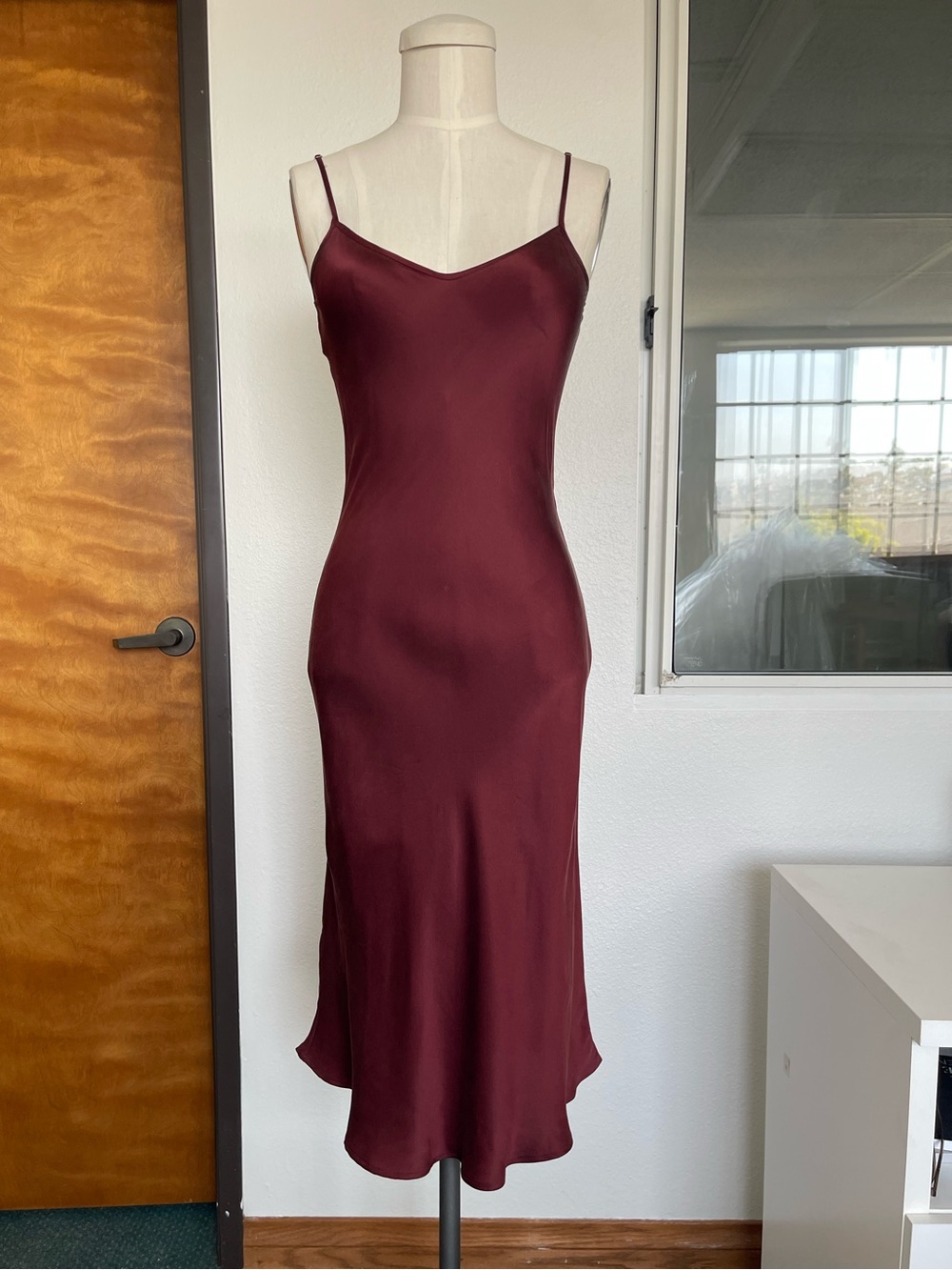 SILK LAUNDRY 100% SILK BIAS CUT BURGUNDY SLIP DRESS